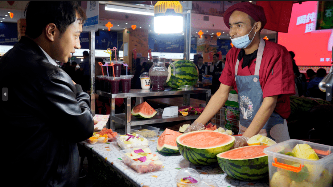 和田夜市 吃货们的天堂_美食_烤肉_表演