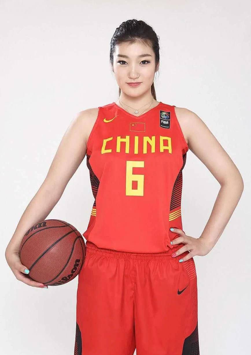 王思雨官宣加盟紐約自由人,中國女籃已有五位球員登錄wnba_韓旭_賽季