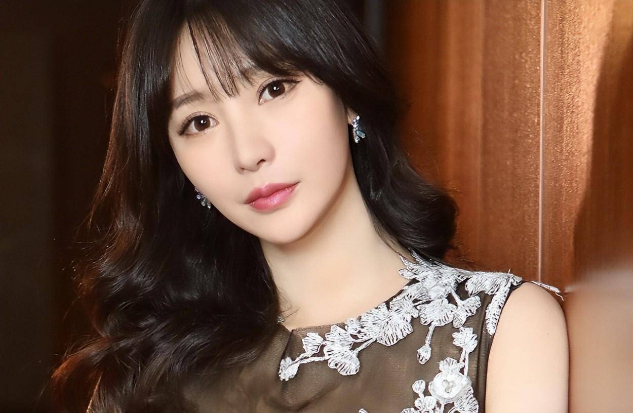 照为沈梦辰庆生,一改以往憨憨形象,如今肉眼可见的瘦_节目_网友_柳岩