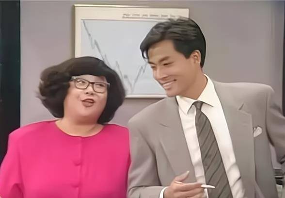 59岁亚视一哥陈庭威罕有现身!