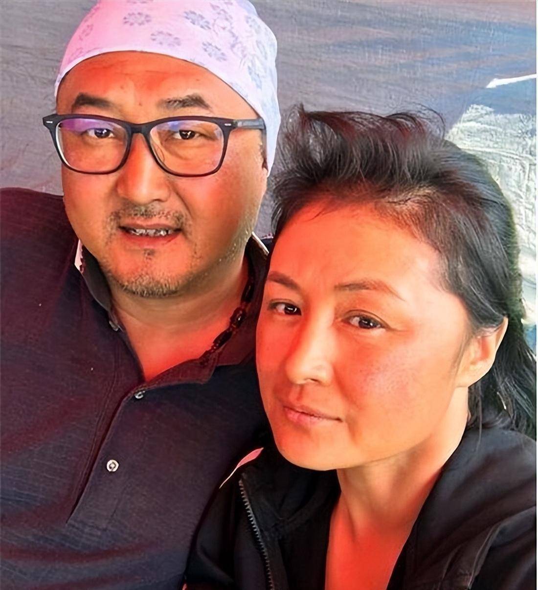 "谢大脚"于月仙无儿无女去世一年半后,她丈夫的选择令人泪目_张学松