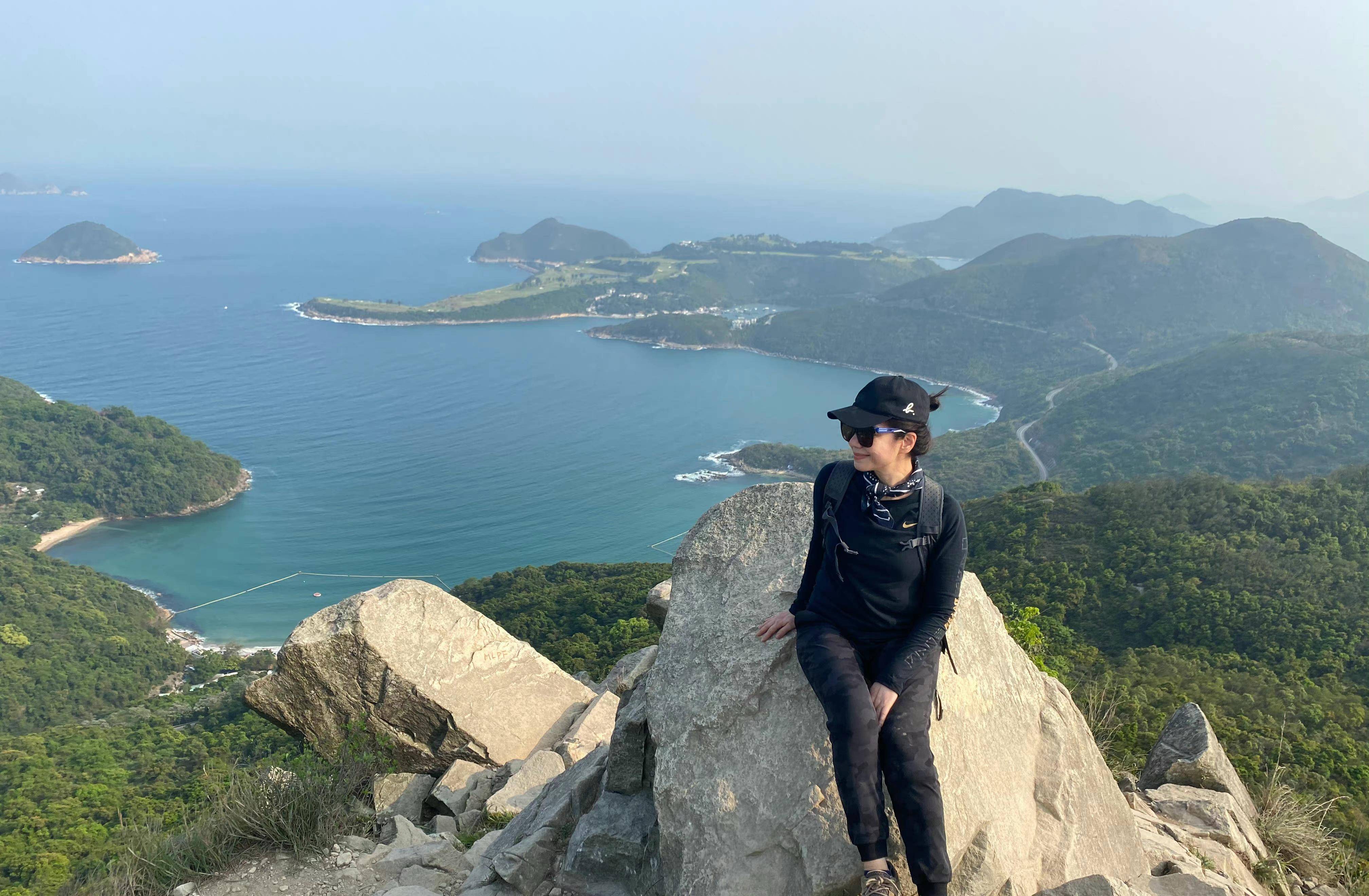 香港第一美女钟楚红,身家过亿,年轻时时尚万种,现在云淡风轻_周润发