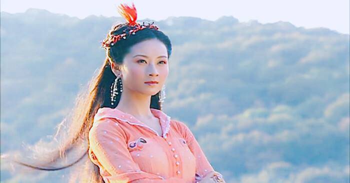 因此,阴蚀王一看到橙儿,就是大打出手.一开始,他想收了橙儿