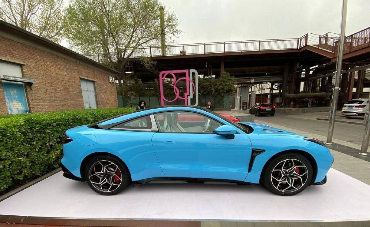 哪吒无框双门跑车,后驱版若不到20万,年轻人可以开始攒钱了_搜狐汽车
