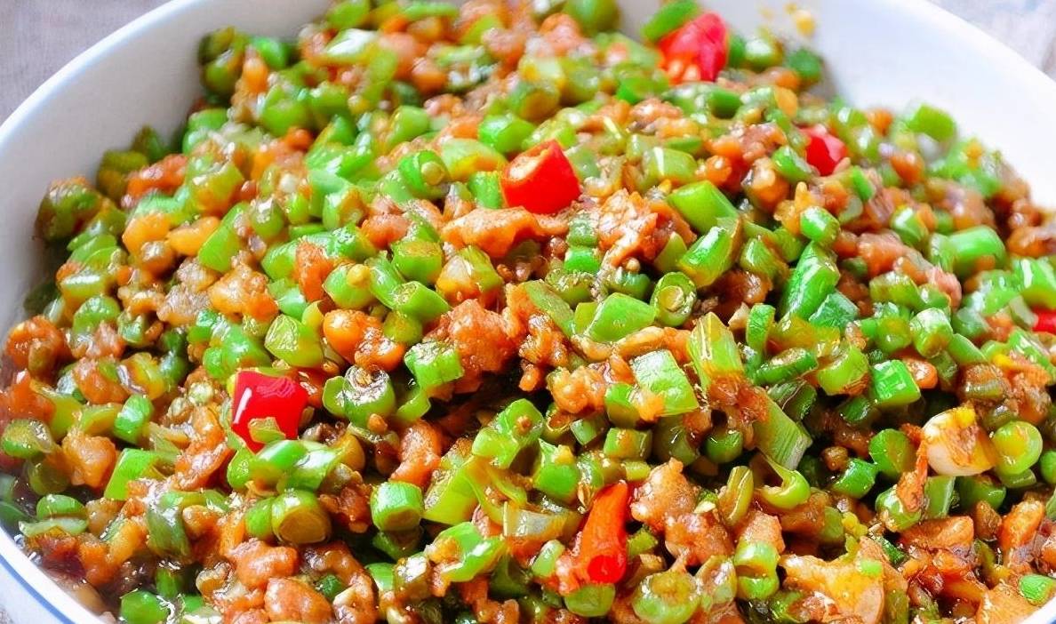 超好吃的豇豆肉沫包子,皮薄馅大,松软不塌陷,做给孩子当早点_面团_馅