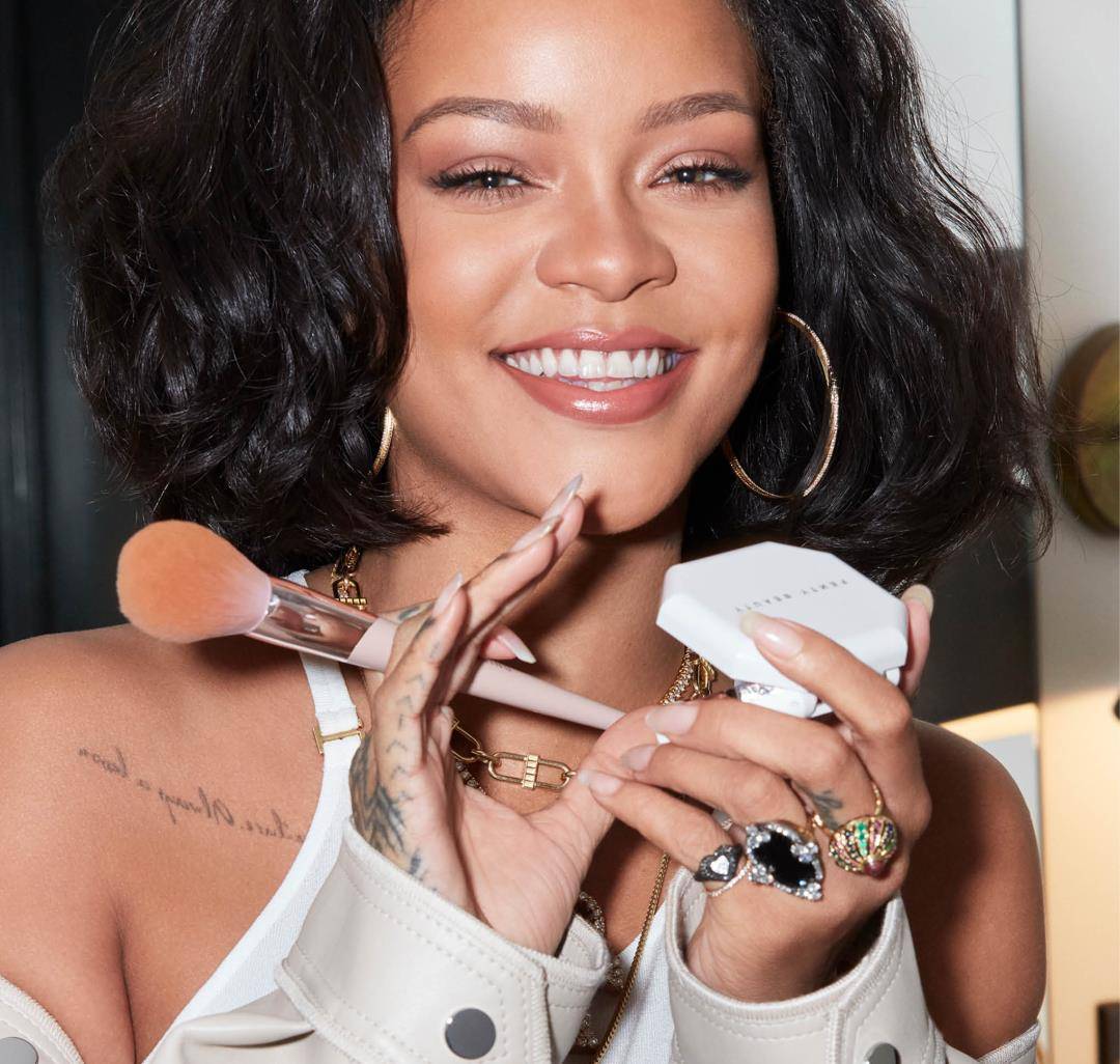 歌手&企业家蕾哈娜,挺6月孕肚献唱奥斯卡颁奖礼,百亿富婆的快乐_jay-z