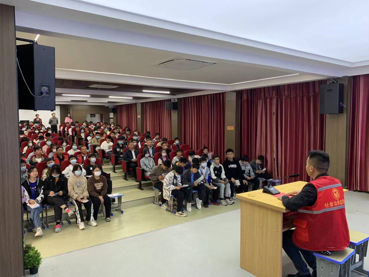 泉塘中学开展全民地方安全教育日专题活动