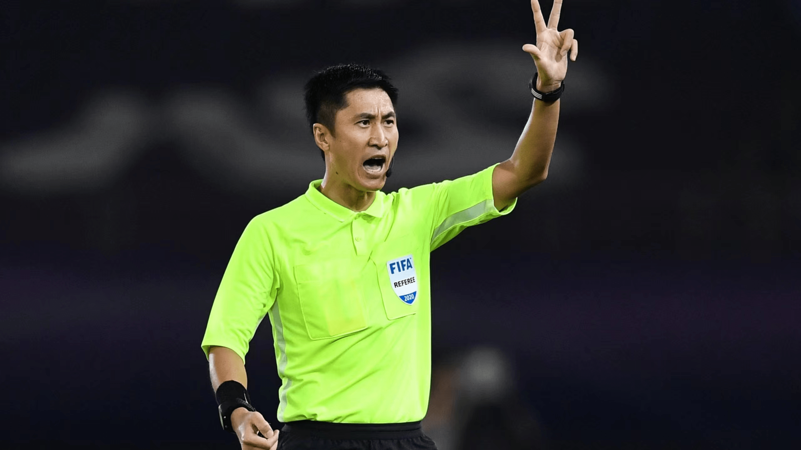 马宁改判点球遭质疑,球迷感叹:裁判也帮不了国安_比赛_梅州_球员