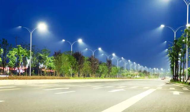 全国的路灯每晚“免费”开！如此庞大的电费消耗，谁在支付？