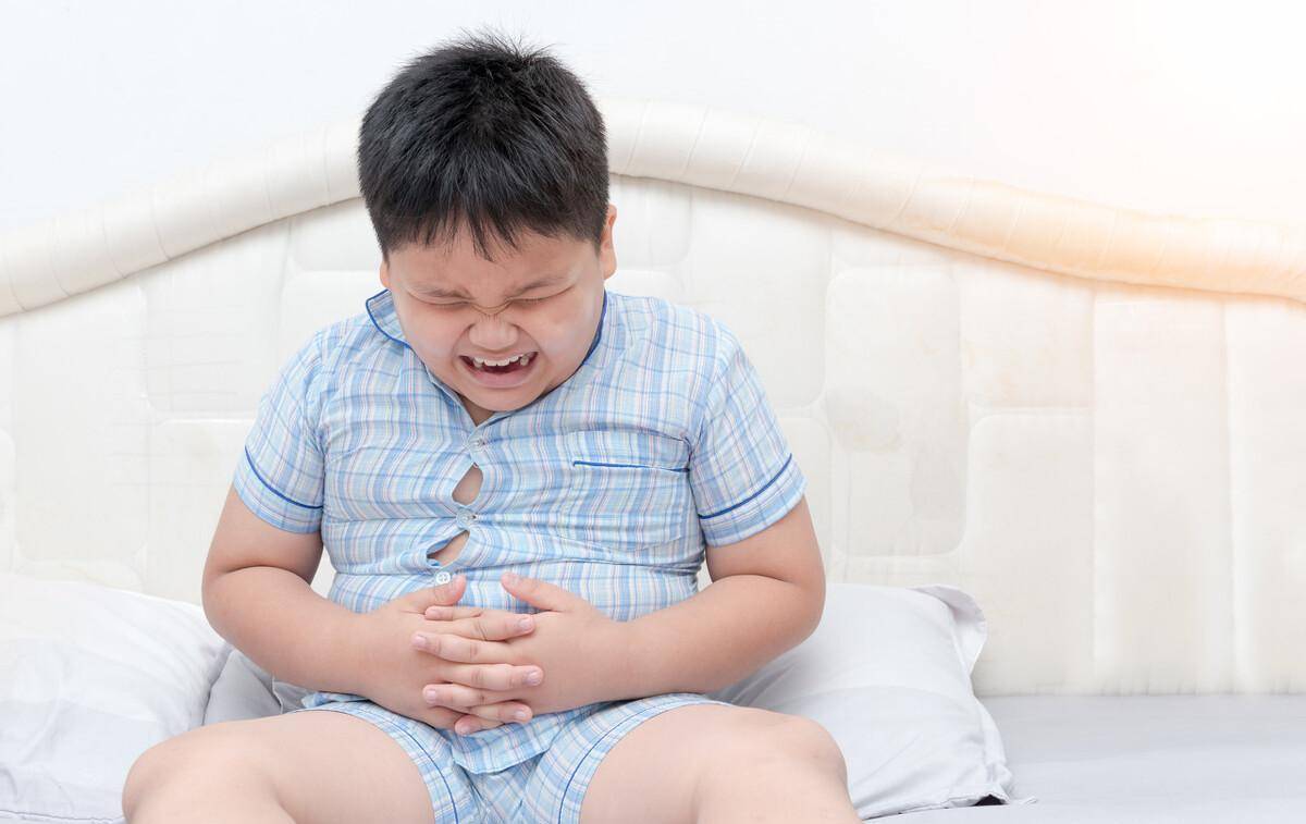 10岁小学生上吐下泻按胃肠炎治疗无效,老主任一句话