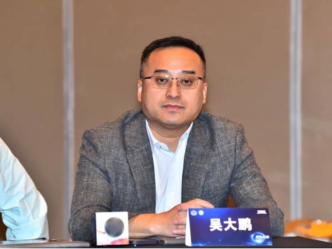 西京医院袁建林教授,西安交通大学附属第一医院吴大鹏教授进行主持