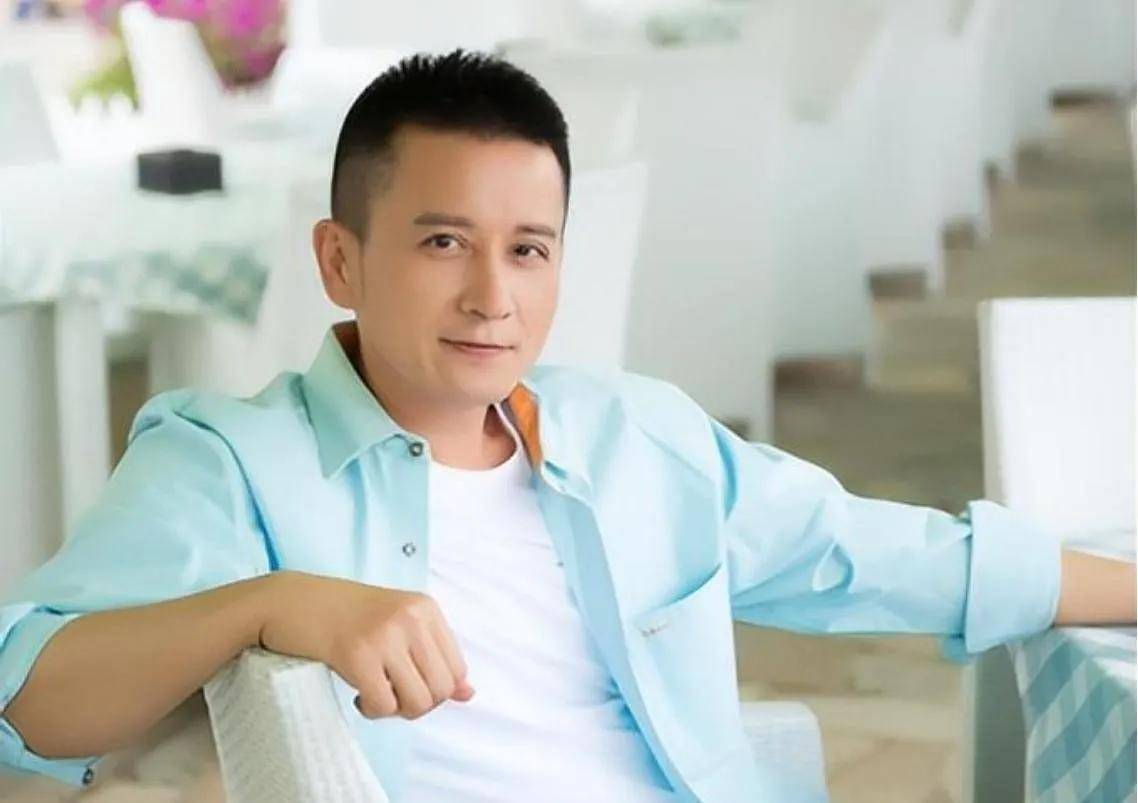 演员姬晨牧:娶初恋张焕引,结婚22年生一子,儿子是他骄傲_方青卓_妈妈