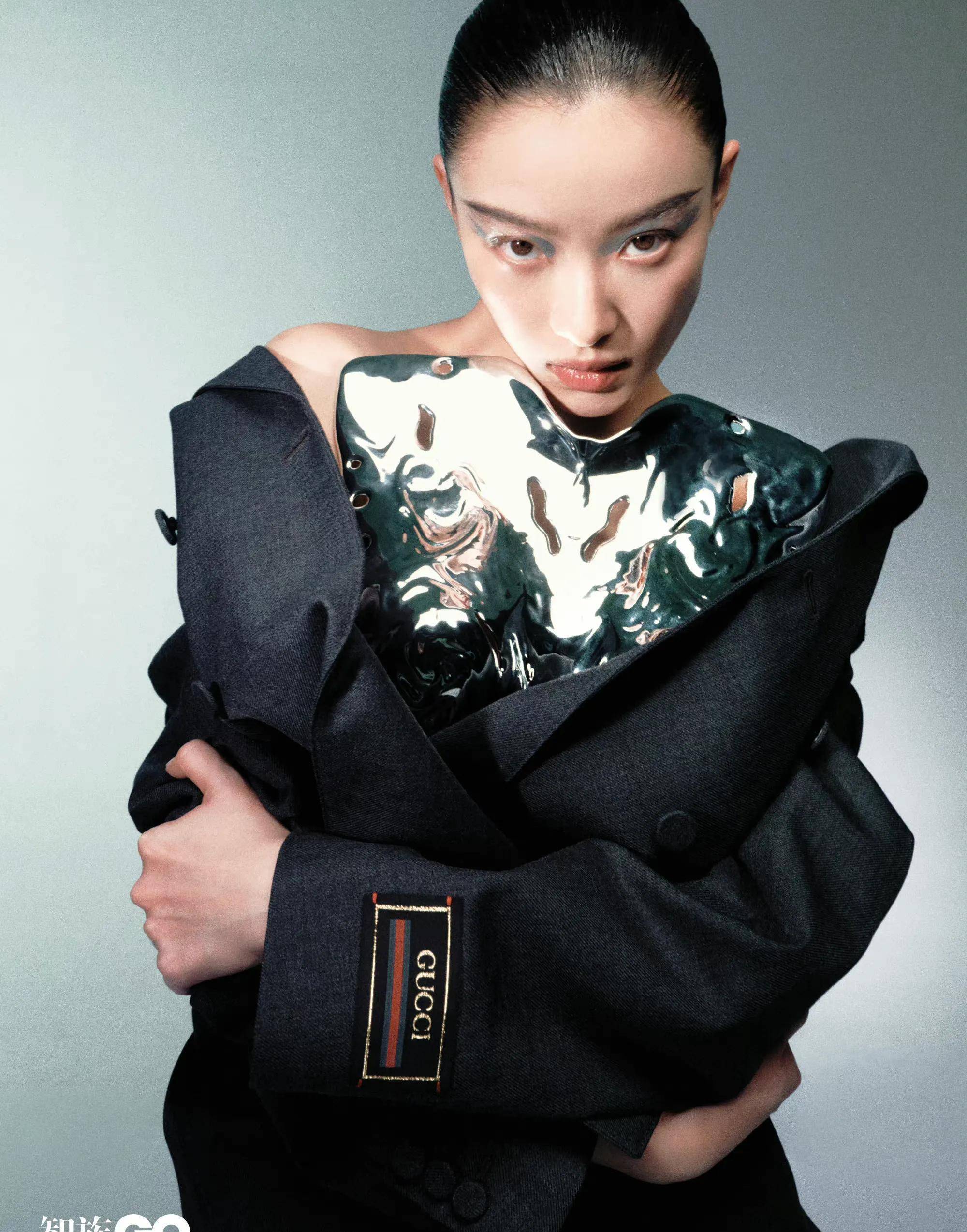 倪妮智族gq二月刊封面 一身黑丝勾勒修长曼妙好身材 眼神酷飒又高冷