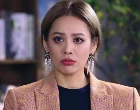 真实的有点让人不能接受的宁静,性格豪爽从不掩饰,是个好演员