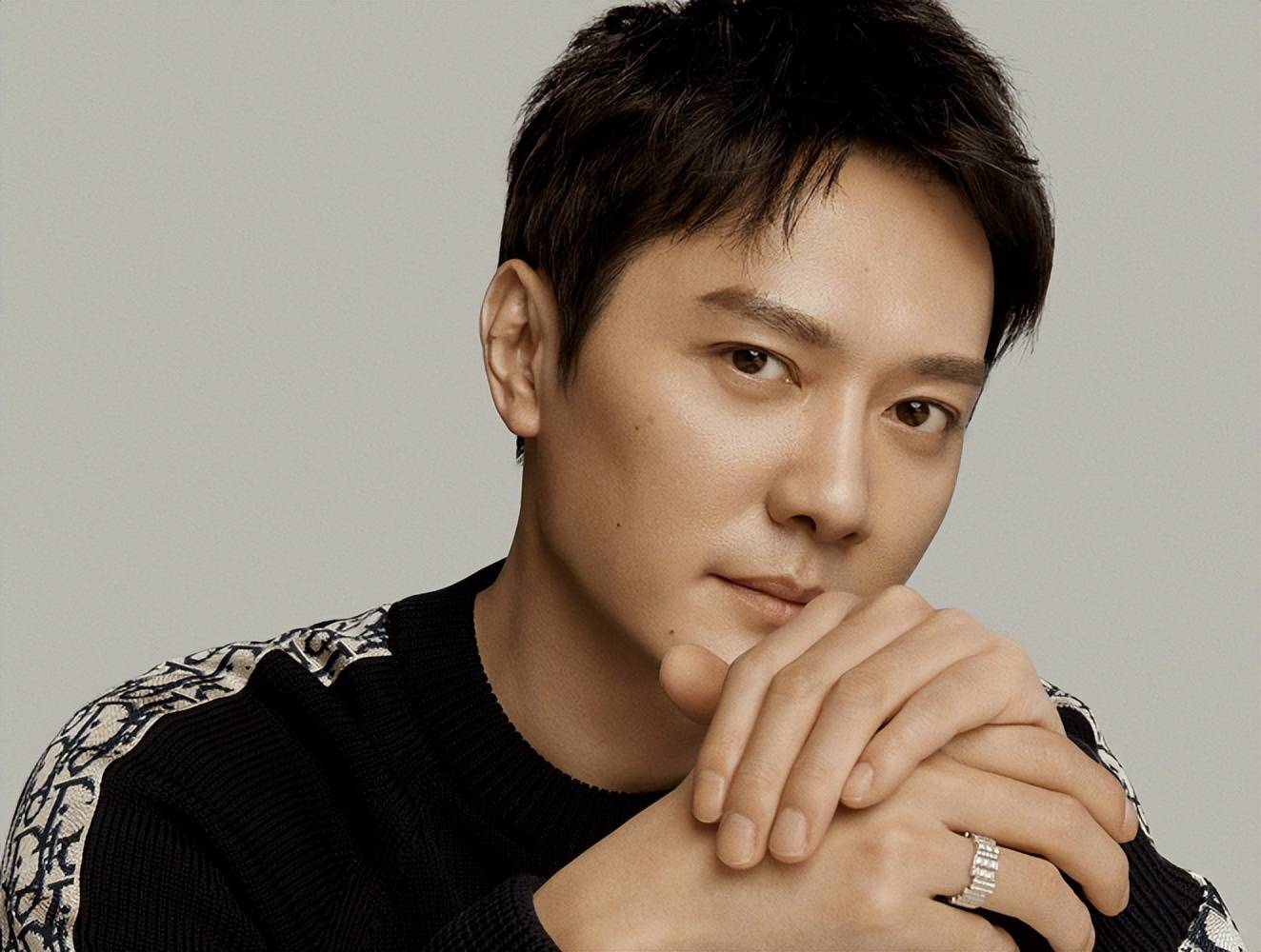 冯绍峰想谈恋爱不要紧,谈点正儿八经的,与自己年龄相仿,符合母亲条件