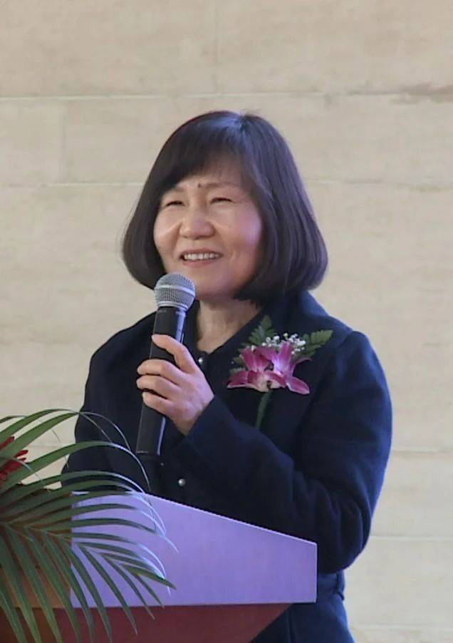 天津美术学院教授高山天津美术学院教授刘向东
