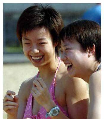大魔王张怡宁难得一见的游泳照:笑容甜美超美,福原爱戏称和她比戏是