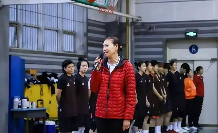 北京时间3月16日,展淑萍获得新合同,将出任球队主教练_辽宁男篮