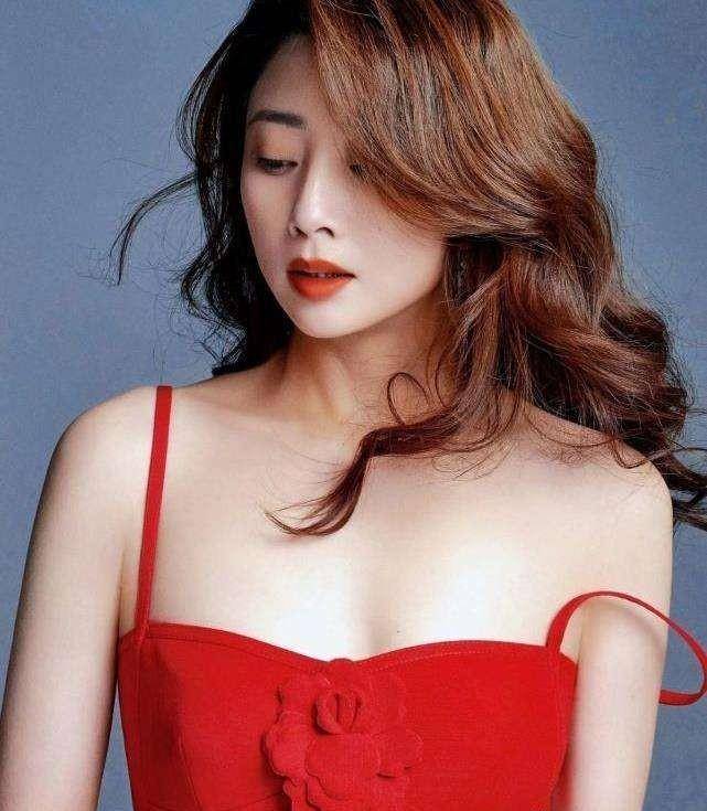 沈腾与殷桃突然登上热搜第一,不是因为有新合作,而是因为恋情?