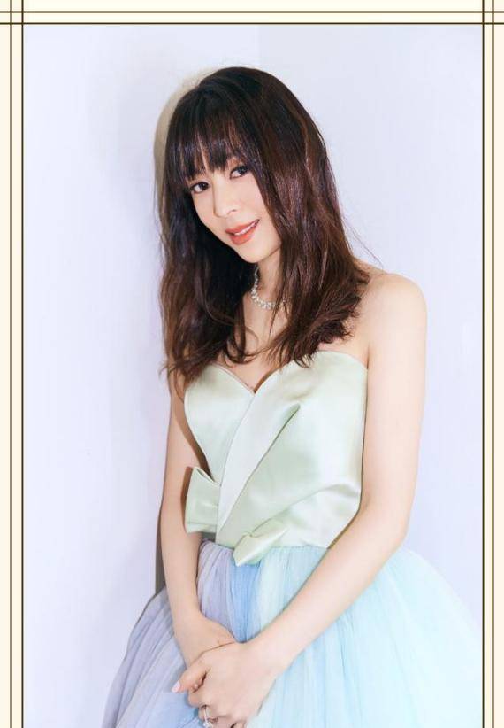 39岁张静初不服年龄!