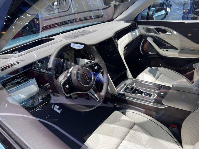 全新红旗HS7上海车展亮相，外观精致大气，将于8月上市！_搜狐汽车_搜狐网