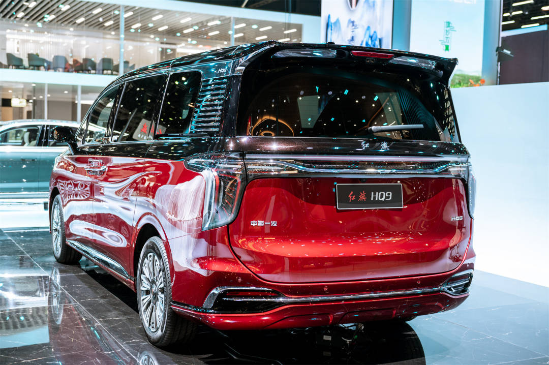 【车展红旗时刻·图集】这"9"是中国范儿 红黑双拼太有气场!