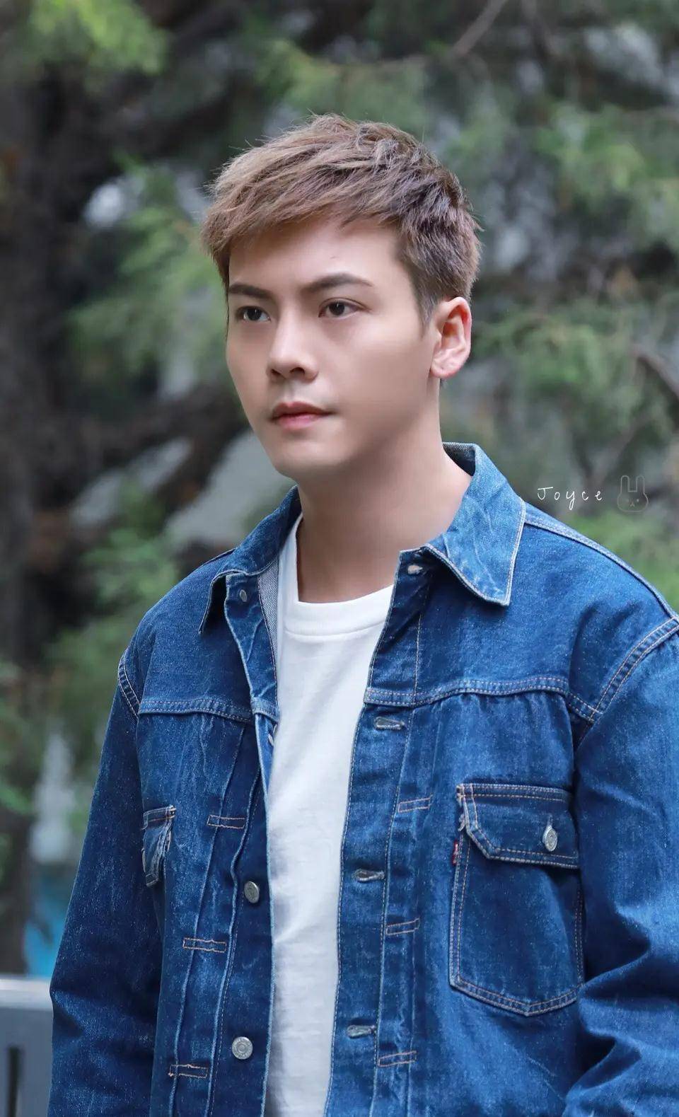 陈伟霆:为了baby怼吴彦祖,却被黄晓明羞辱,今和何穗刘雯传绯_baby