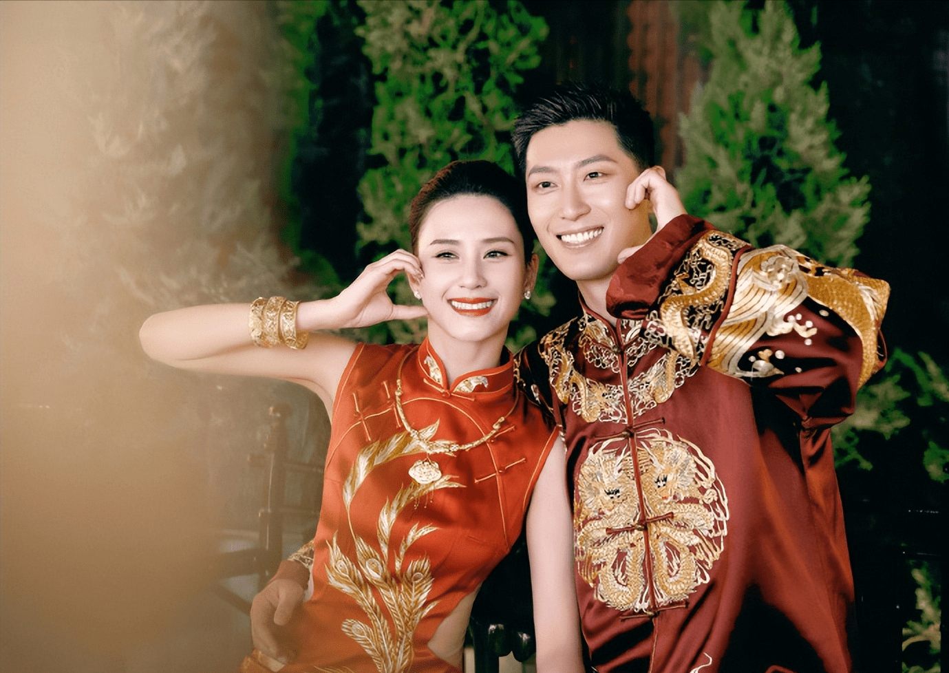 窦骁何超莲婚礼看点,家人全到场,邓紫棋缺席,两人主演电影官宣_何超琼