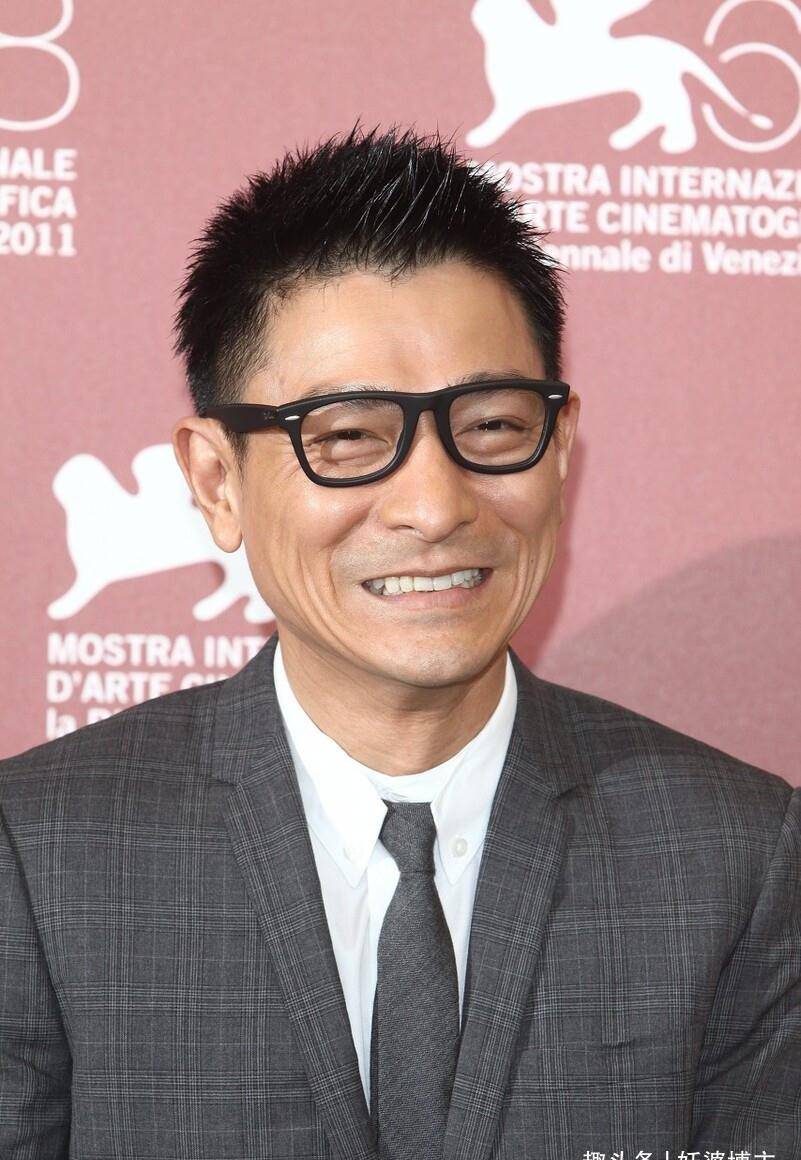 现场怒骂工作人员,颁奖典礼怒诉曾志伟_杜汶泽_陈少霞_公司