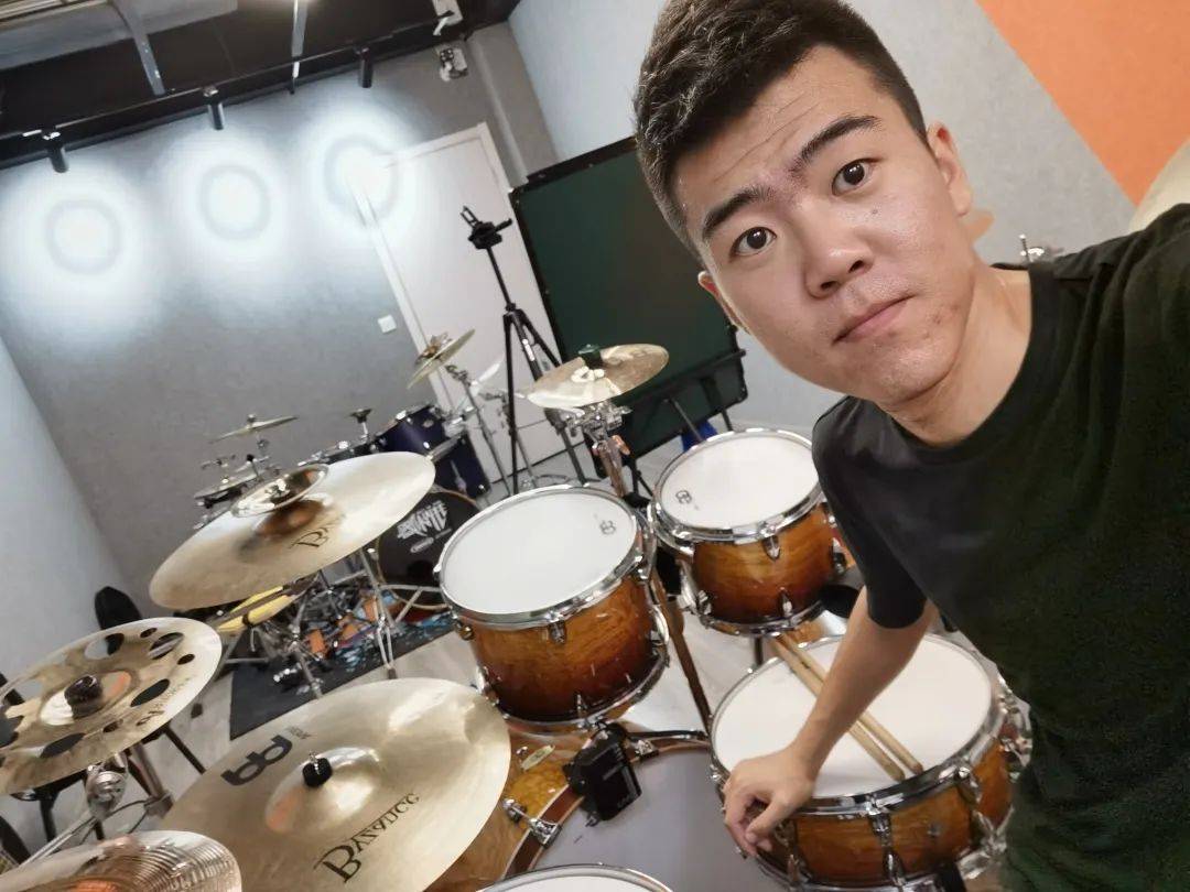 师从著名重型乐队chaos mind鼓手徐楹!