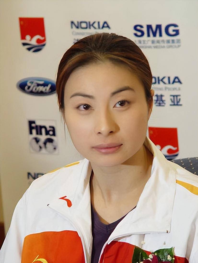 因为父母要工作,所以年幼时候,郭晶晶和姥姥在一起的时间,反而是比较