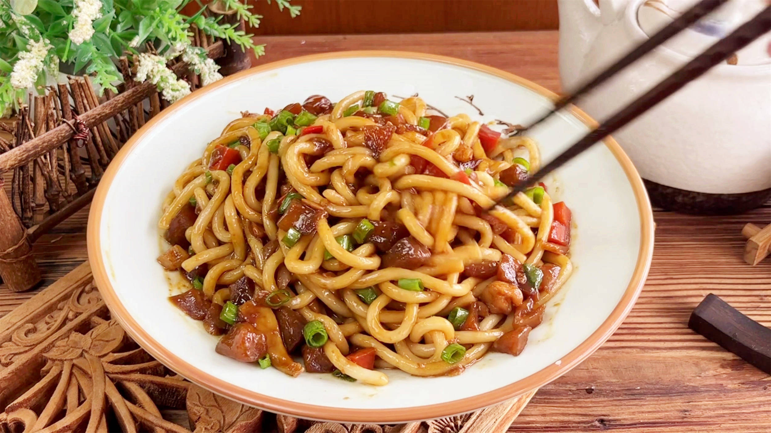 一口气吃精光的家常面,茄子 肉末是真的香,爱吃面条的看过来_浇头_胡