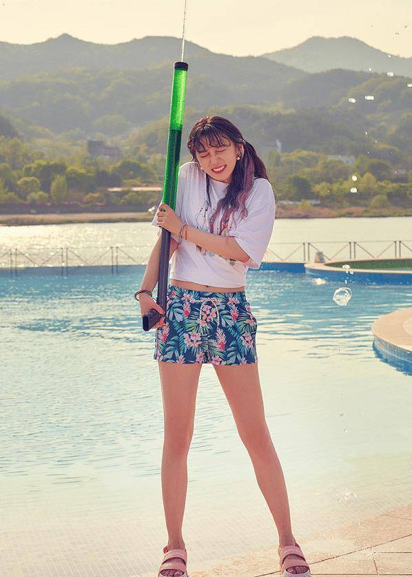 宋雨琦韩媒生图曝光,离开修图师后,真实腿型我没眼花?_造型_少女_韩系