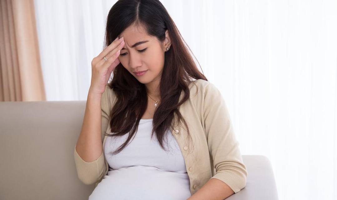 宫外孕有那些症状1,宫外孕和正常妊娠有一个共同点,就是月经会停止.