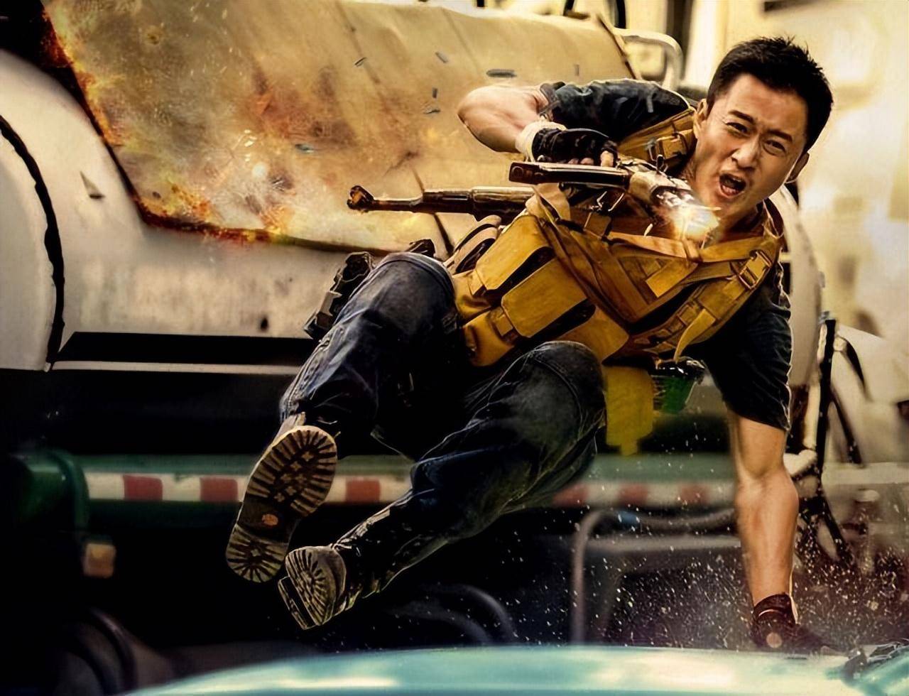 眼看吴京导演的《战狼》系列大火,,名利双丰收,谢孟伟眼红得不行.