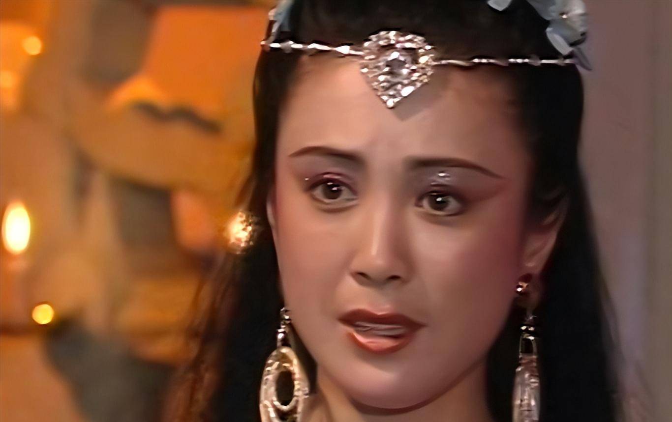 《封神榜》冲上飙升榜第二,女演员身材火辣成最大看点_杨戬_观众_电影