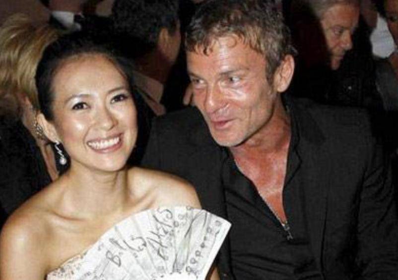 章子怡的"沙滩门"事件,可以说成为了她一辈子的痛.