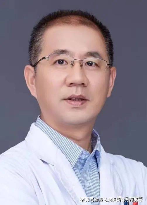 范煜东,心血管内科副主任兼导管室主任,副主任医师,2003年毕业于兰州