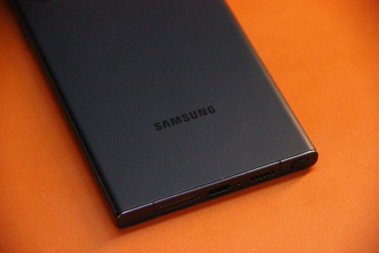 资料显示, 2008年四季度,三星电子营业亏损达9400亿韩元.