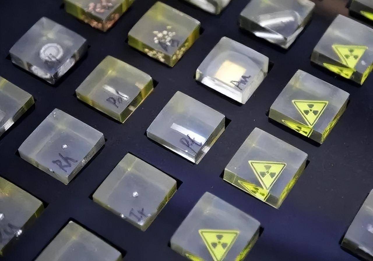 镭补的荒谬历史:人们曾把镭当药磕,大批年轻女孩受害死状可怕_埃本