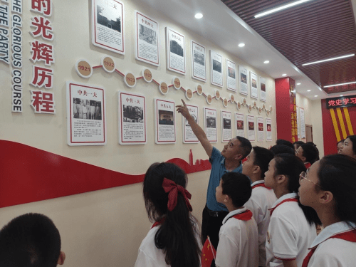 打造“学在经开”教育品牌 奋进兴中谱新篇 (图2)