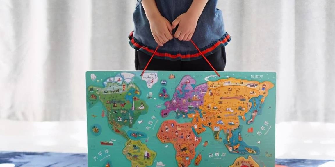 地图和麦哲伦磁力世界地图,通过拼图这种简单的模式,将童趣可爱的图案