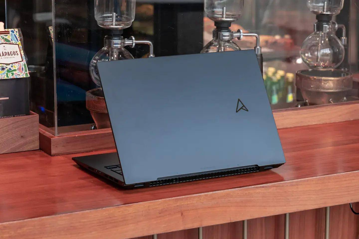 顶级 OLED 屏幕 + 虚拟旋钮的高能轻薄创作本:华硕灵耀 Pro 14 测评