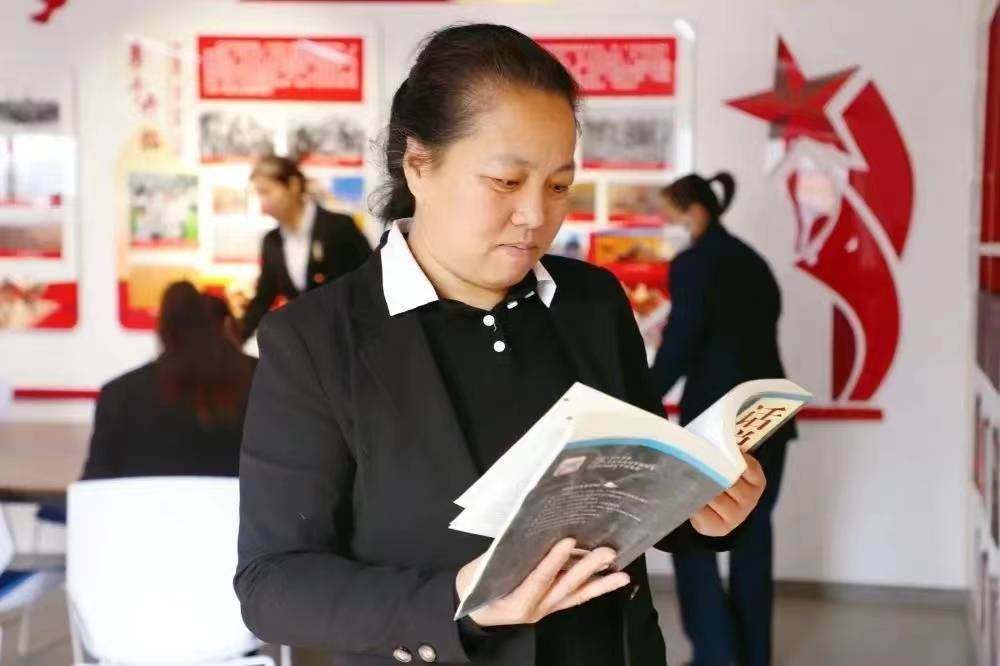 龙江民间高手 | 从"跑山女"到致富"盟主"_英子_残疾人_山货