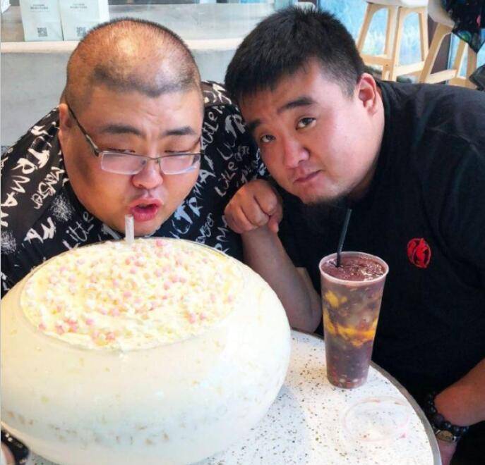 专家:并不是尸斑,可以治愈的_于海龙_网络_黑色