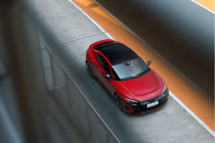 RS e-tron GT成上海车展最亮眼的星，奥迪电动化转型再加速_搜狐汽车_搜狐网