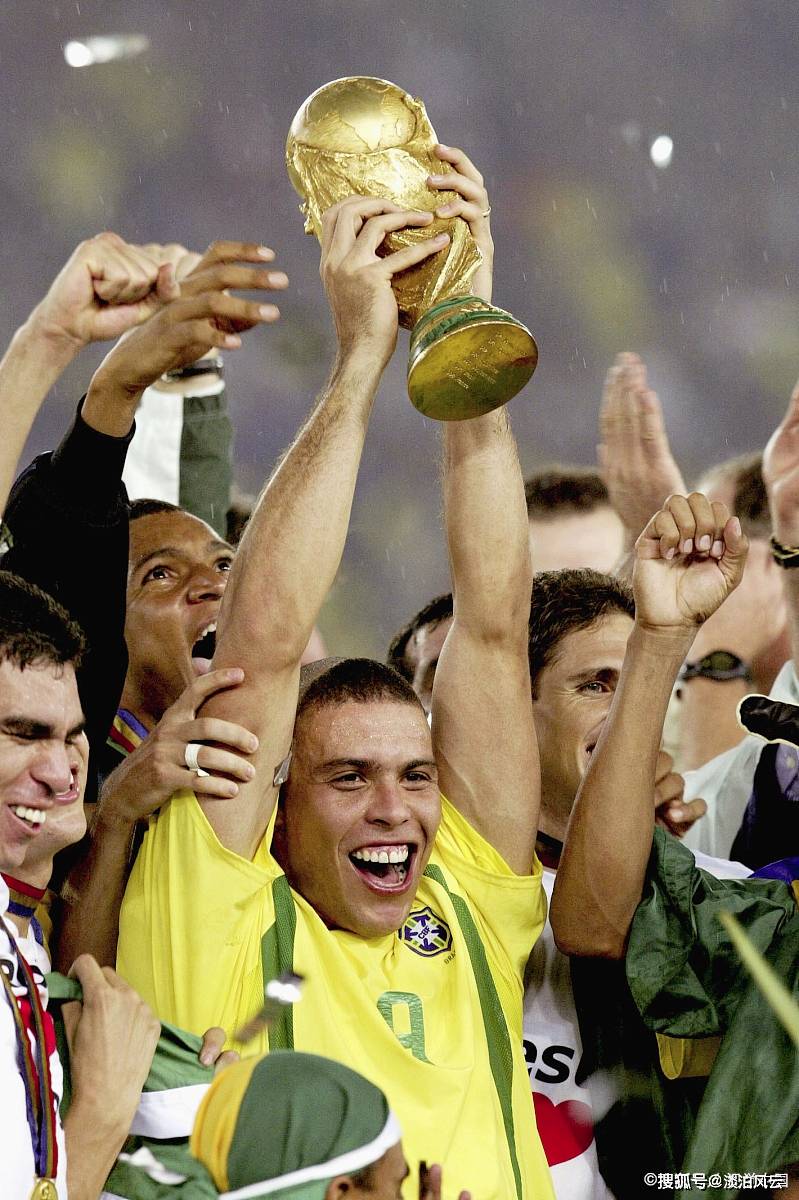 06世界杯梦幻巴西队不敌法国,痛失冠军,最强的矛遇到了最强的盾
