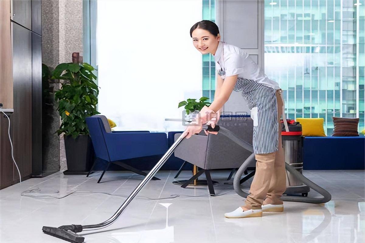 黄马褂曹操到告诉你家政公司如何获客?_宣传_客户_服务