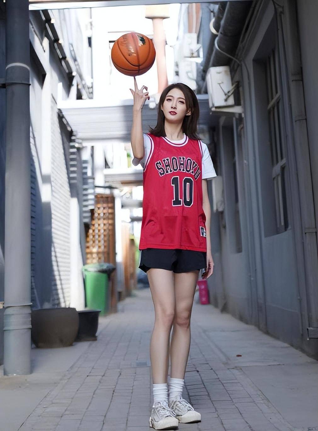 美娜还称詹姆斯为"我的兄弟",但他们真的喜欢他们的角色吗?