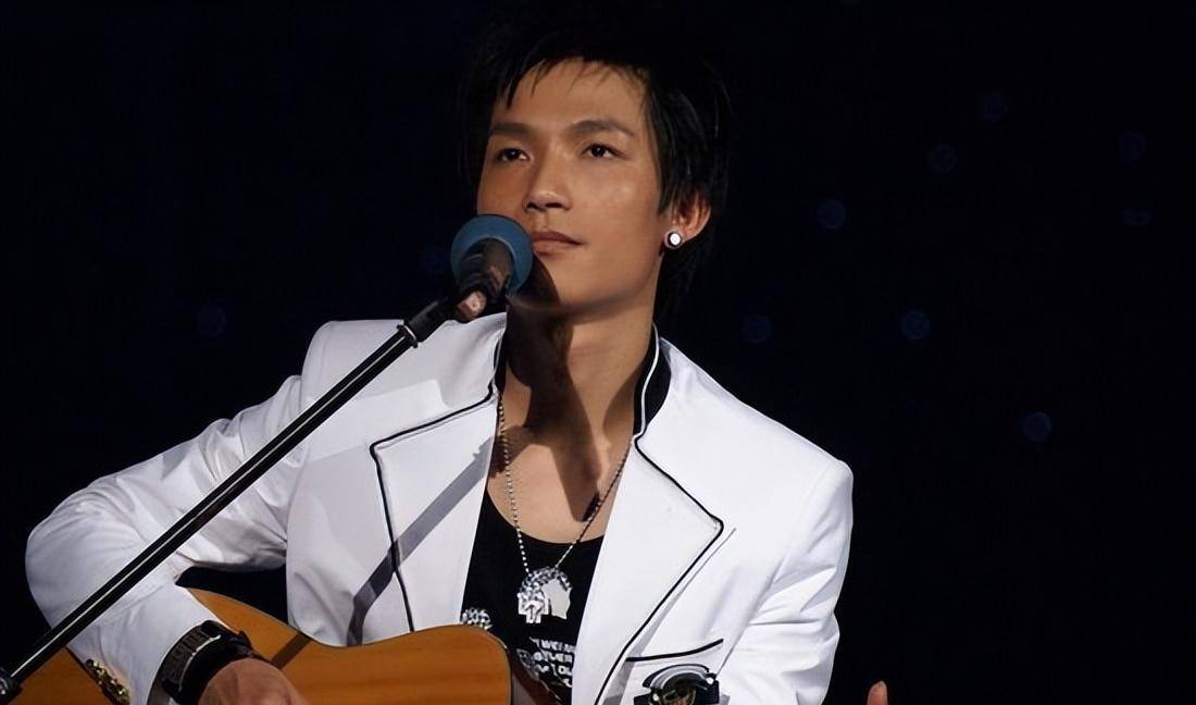 "快男冠军"陈楚生:从爆红到销声匿迹,他究竟经历了什么?